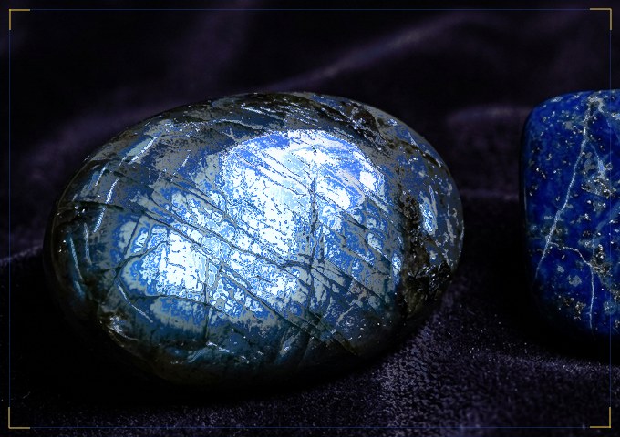 Sodalite natural mineral specimen